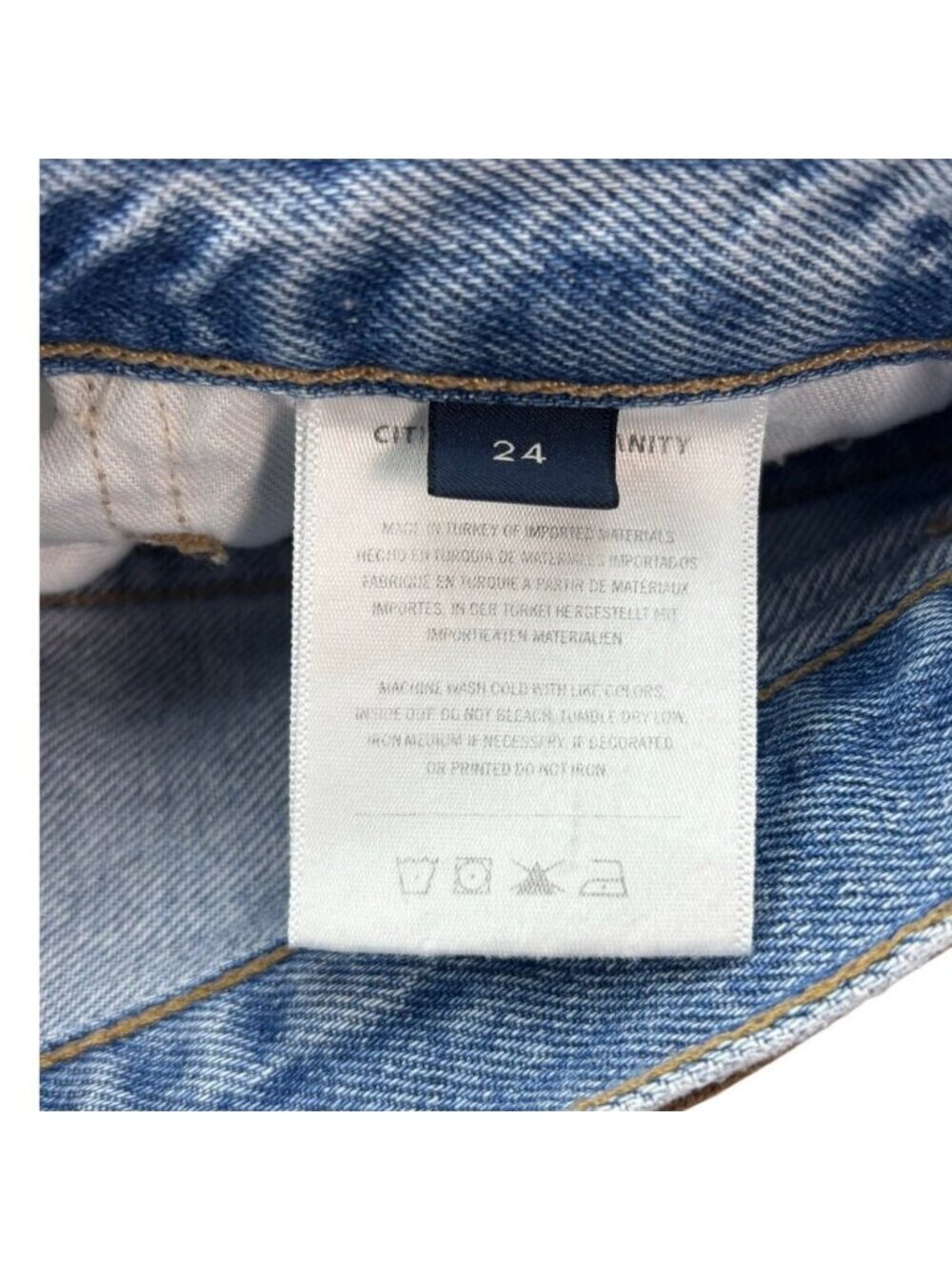 Citizens of Humanity Camilla Frayed Hem Short In Vanja - Picture 4 of 7